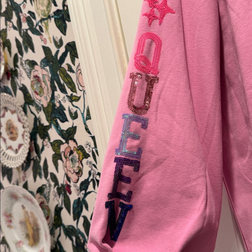 Queen of Sparkles pink queen card sweatshirt dress Medium NWT - Picture 3 of 6